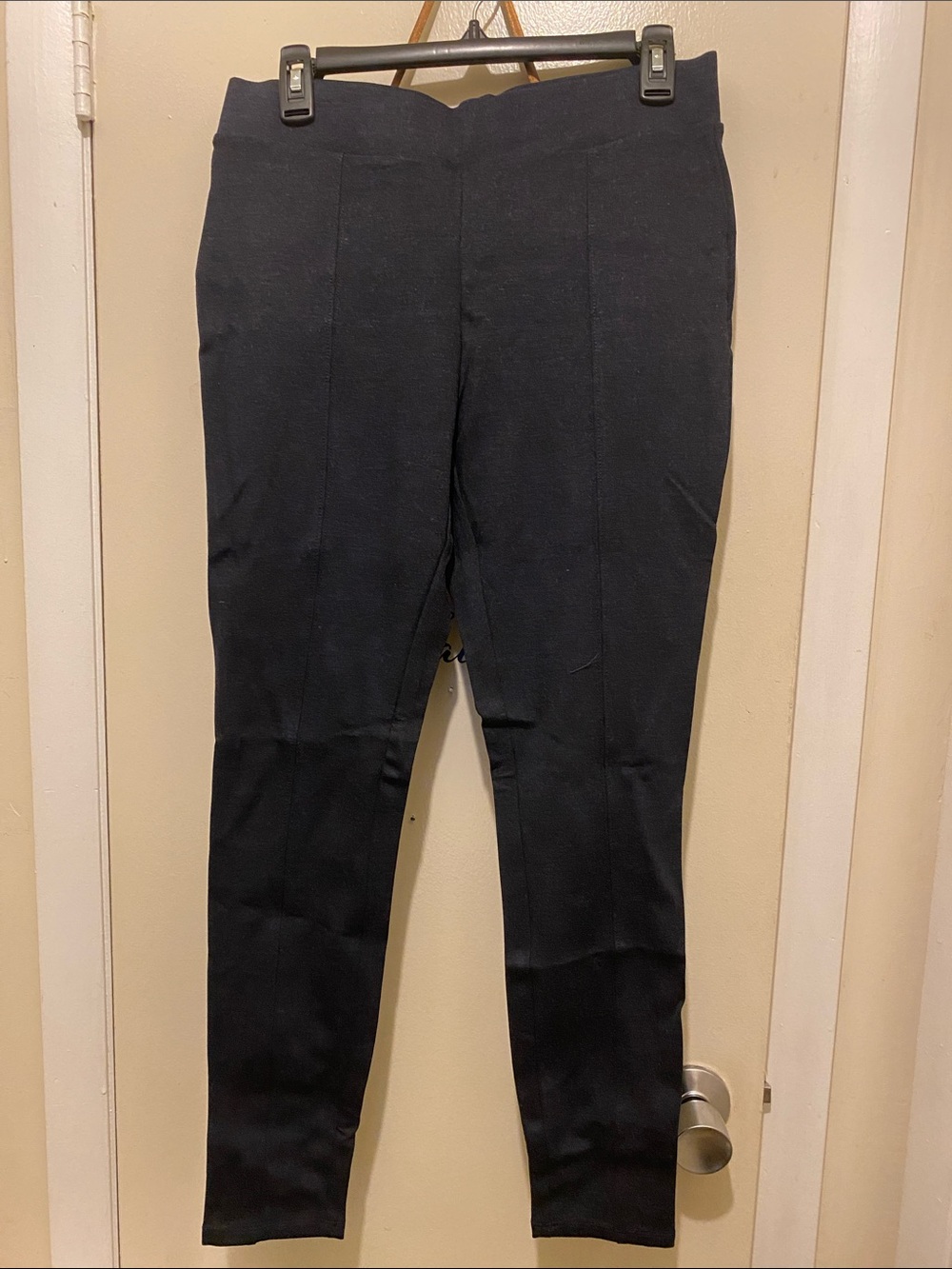 E) Faded Glory Pull On ladies Legging. Color INDGHT